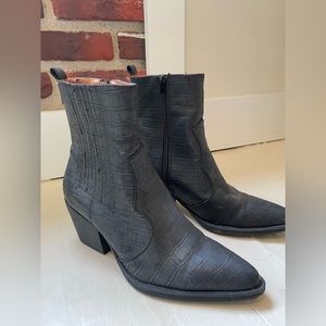 Forever 21 Black Croc Booties